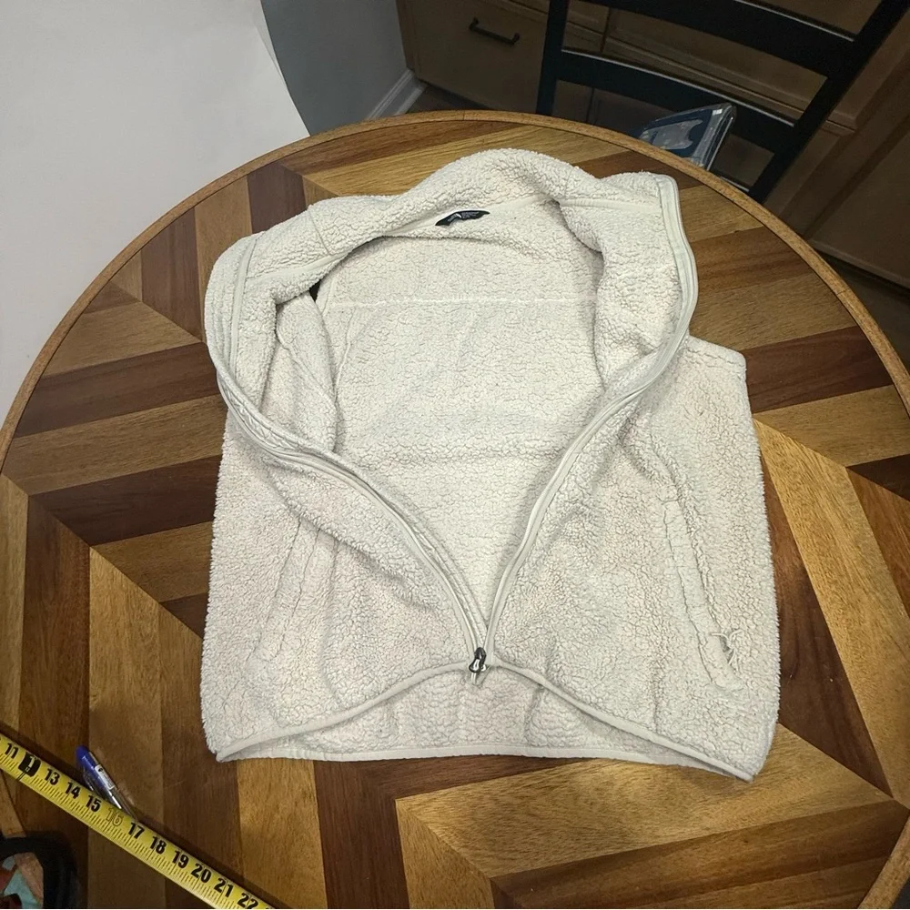 The North Face Campshire Sherpa Fleece Off-White Vest flaw - Picture 7 of 10